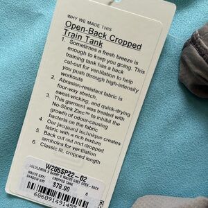 NWT Lululemon cropped train top